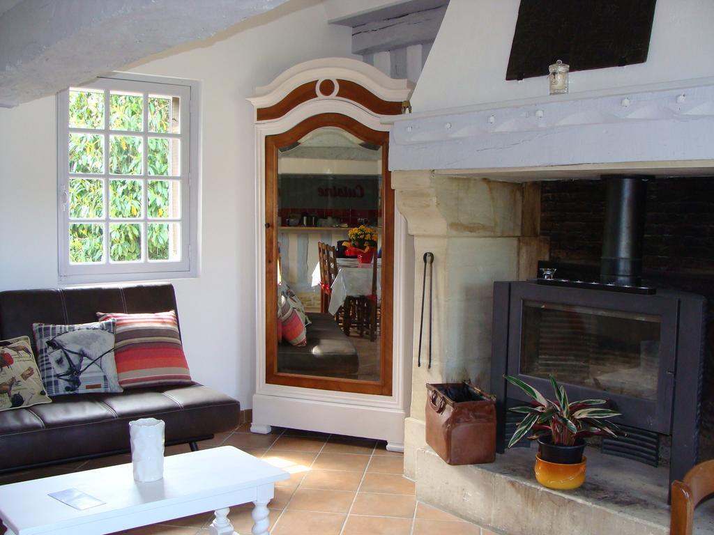 مبيت وإفطار Goustranville Le Vieux Castel المظهر الخارجي الصورة