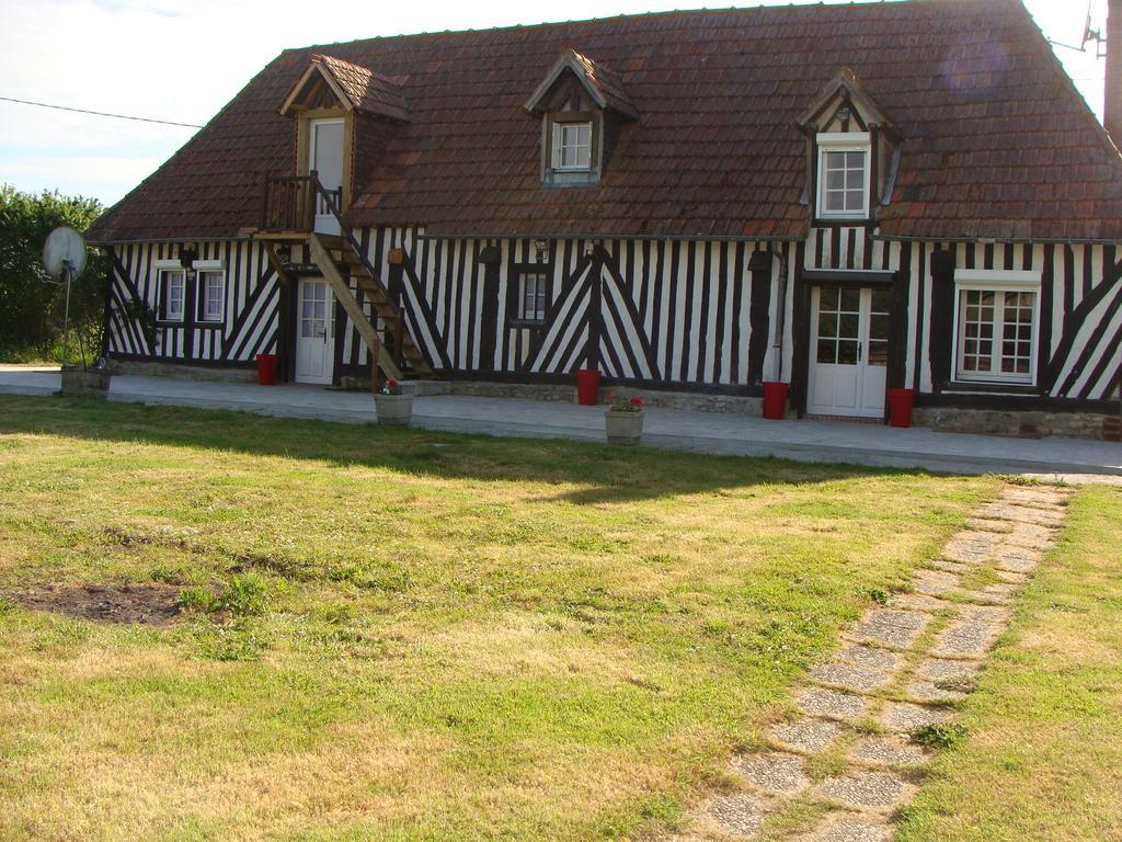 مبيت وإفطار Goustranville Le Vieux Castel المظهر الخارجي الصورة