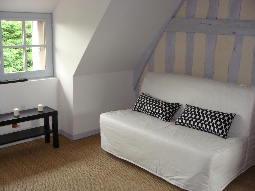 مبيت وإفطار Goustranville Le Vieux Castel الغرفة الصورة