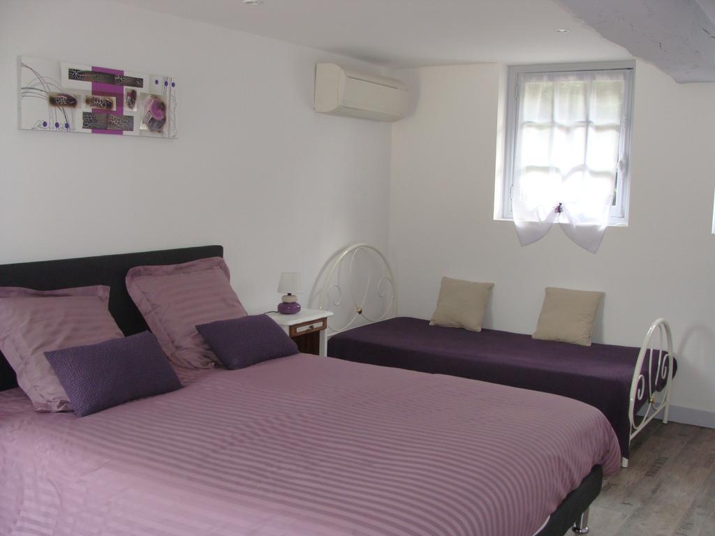 مبيت وإفطار Goustranville Le Vieux Castel المظهر الخارجي الصورة